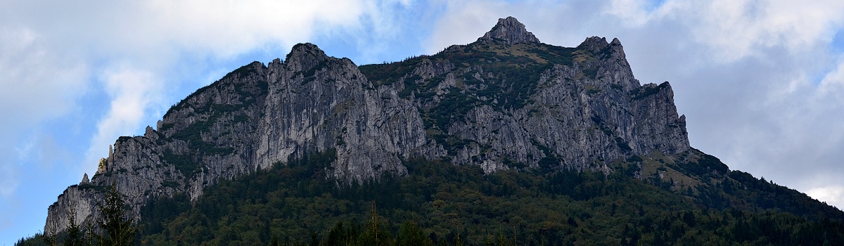 85 - Veľký Rozsutec - 1 610 m/m. V anketě o nejkrásnější slovenskou horu obsadil se 43% hlasů 1. místo, druhý byl Kriváň 18%, a třetí Sivý vrch 12% hlasů.